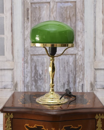 Timeless Elegance: Luxury Antique Desk Lamp